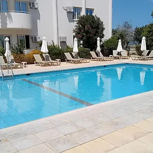 mandalena-hotel-apartments.protaras-cy-hotels.com/