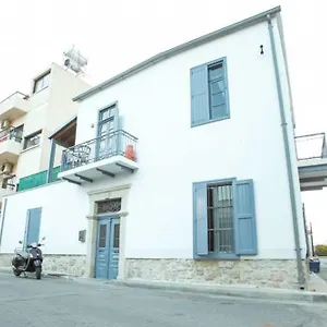 stlazaros-studios.larnacahotels.org/