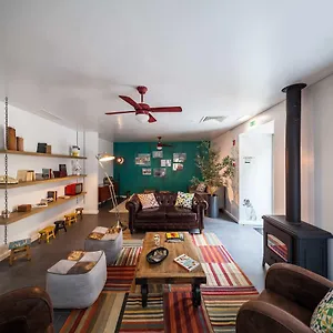 https://moon-hill-hostel.hotels-lisbon-portugal.com